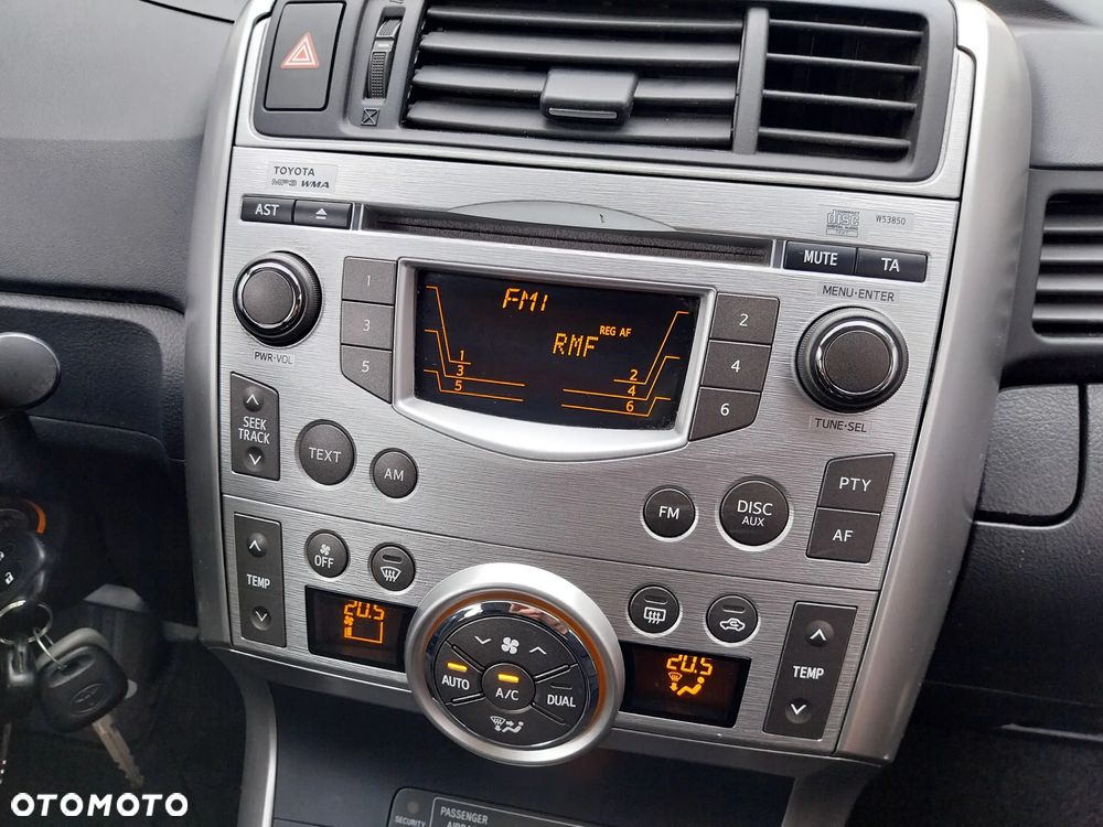 Toyota Verso 1.8 Executive - 24