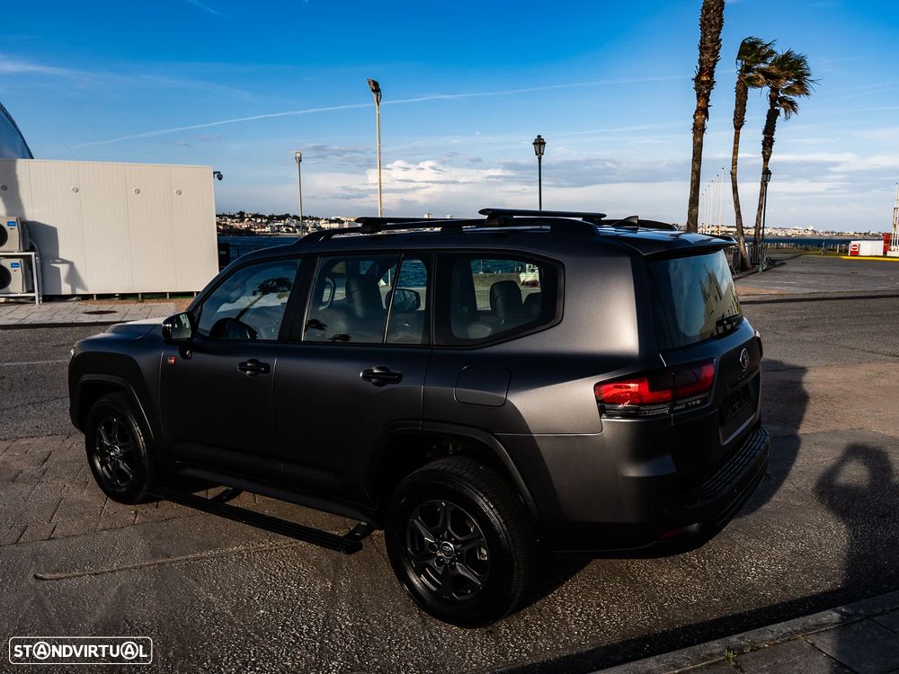 Toyota Land Cruiser - 29