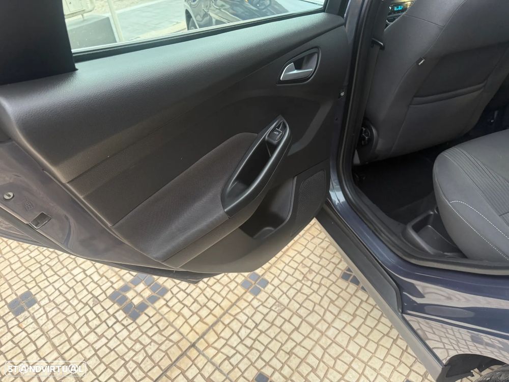 Ford Focus SW 1.6 TDCi Titanium - 12