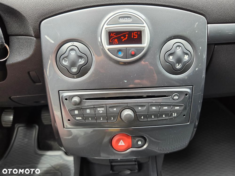 Renault Clio - 18