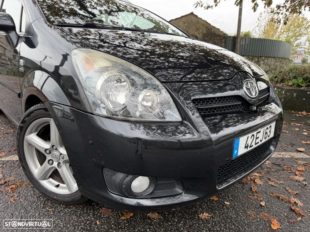 Toyota Corolla Verso 2.2 D-4D High Pack - 2