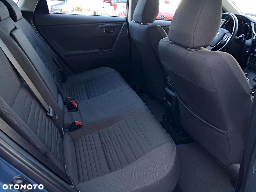 Toyota Auris - 10