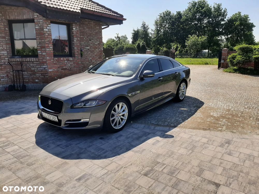 Jaguar XJ 3.0 V6 Kompressor AWD R-Sport - 3