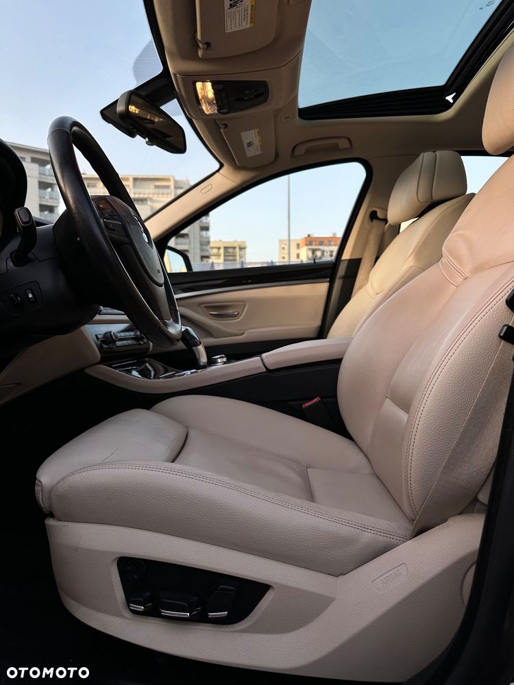 BMW Seria 5 528i xDrive Sport-Aut - 16