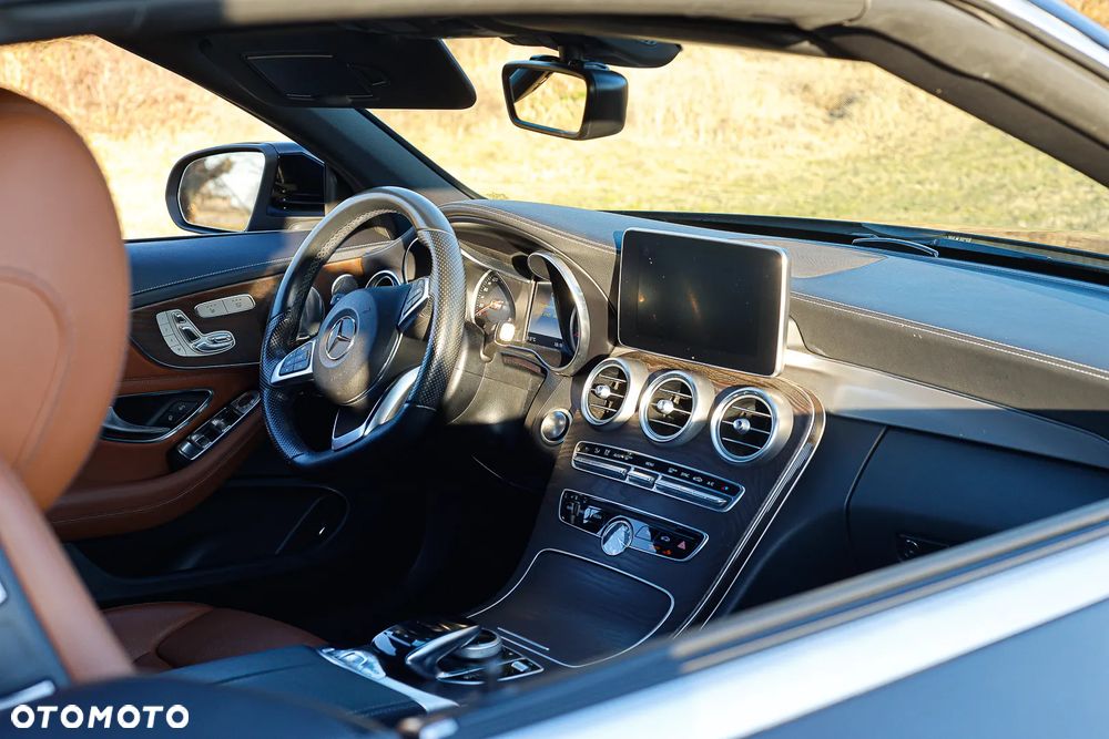Mercedes-Benz Klasa C 300 Cabrio 9G-TRONIC AMG Line - 23