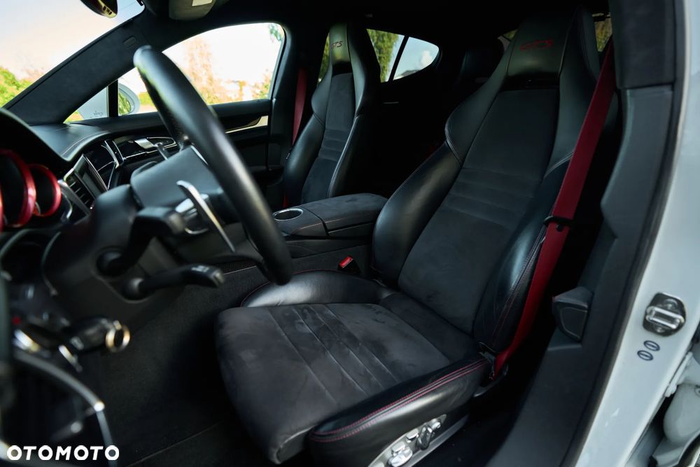 Porsche Panamera GTS - 24
