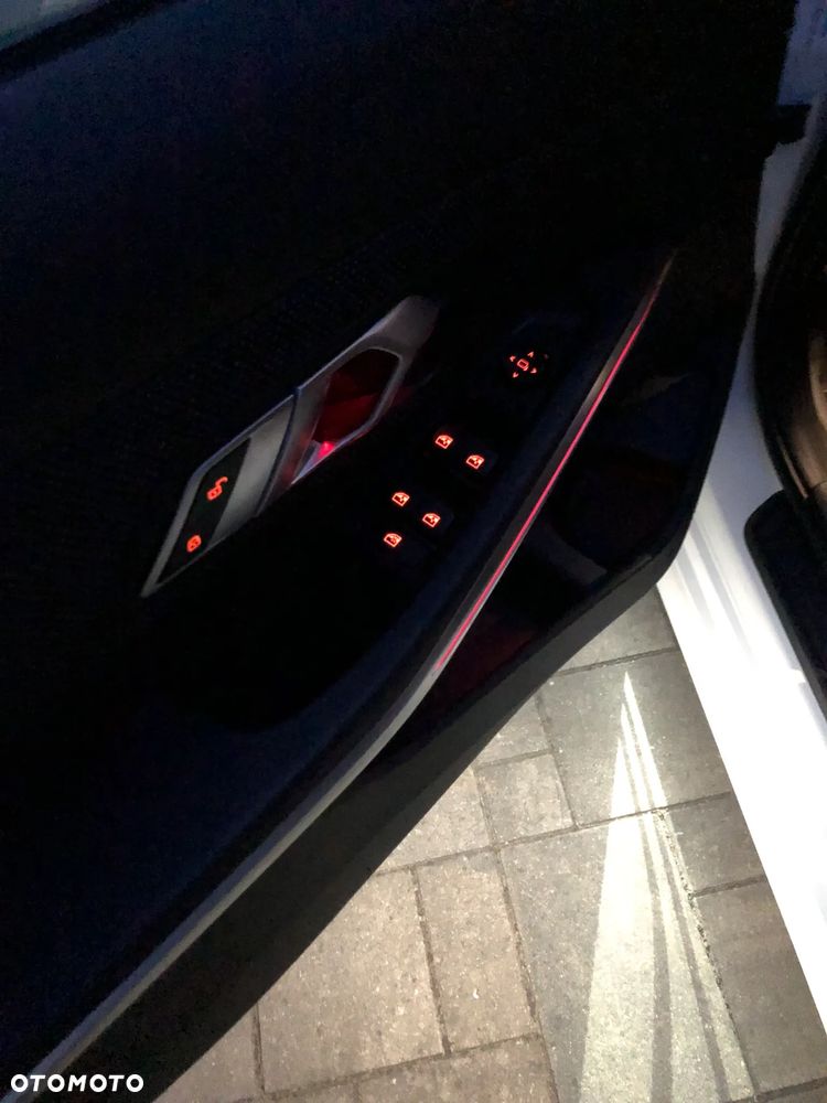 BMW Seria 3 318d mHEV - 14