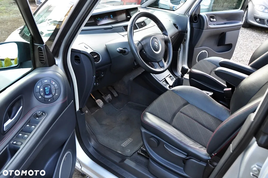 Renault Espace 2.0T Dynamique - 11