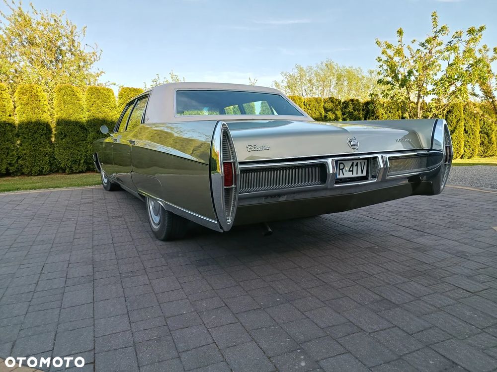 Cadillac Deville - 9