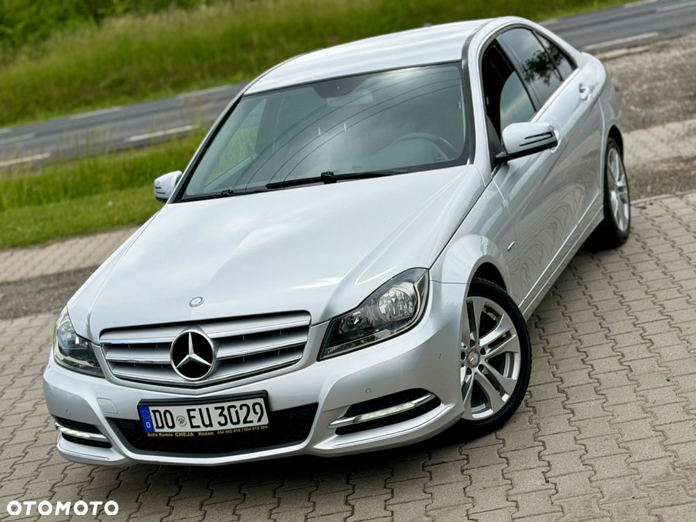 Mercedes-Benz Klasa C 180 CGI Automatik BlueEFFICIENCY Avantgarde - 31