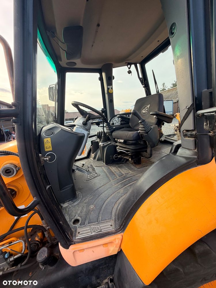 JCB 4CX - 6