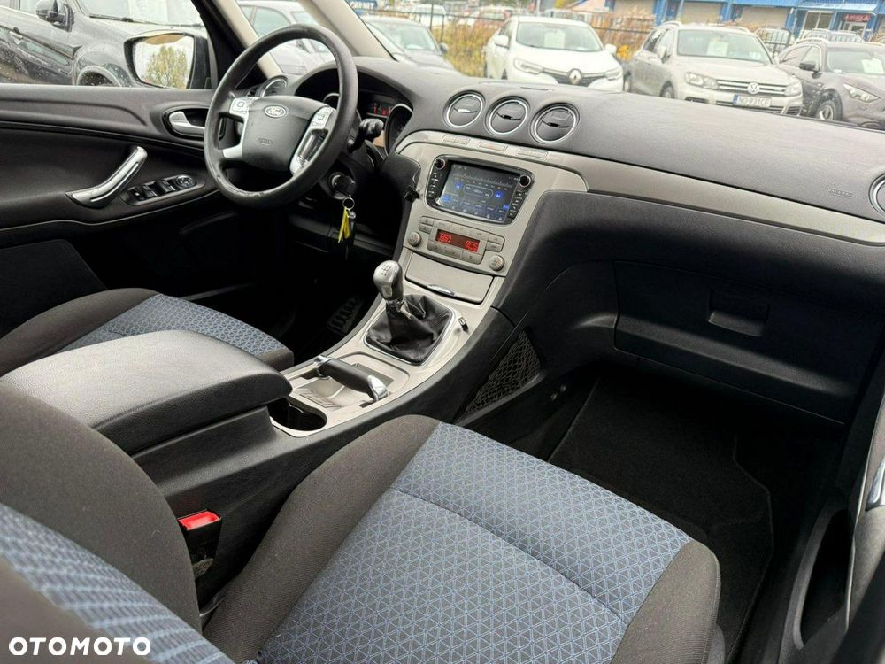 Ford Galaxy 2.0 FF Trend - 19