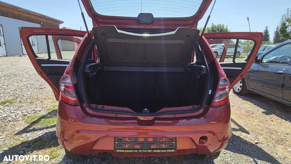 Dacia Sandero 1.2 16V 75 Laureate - 11