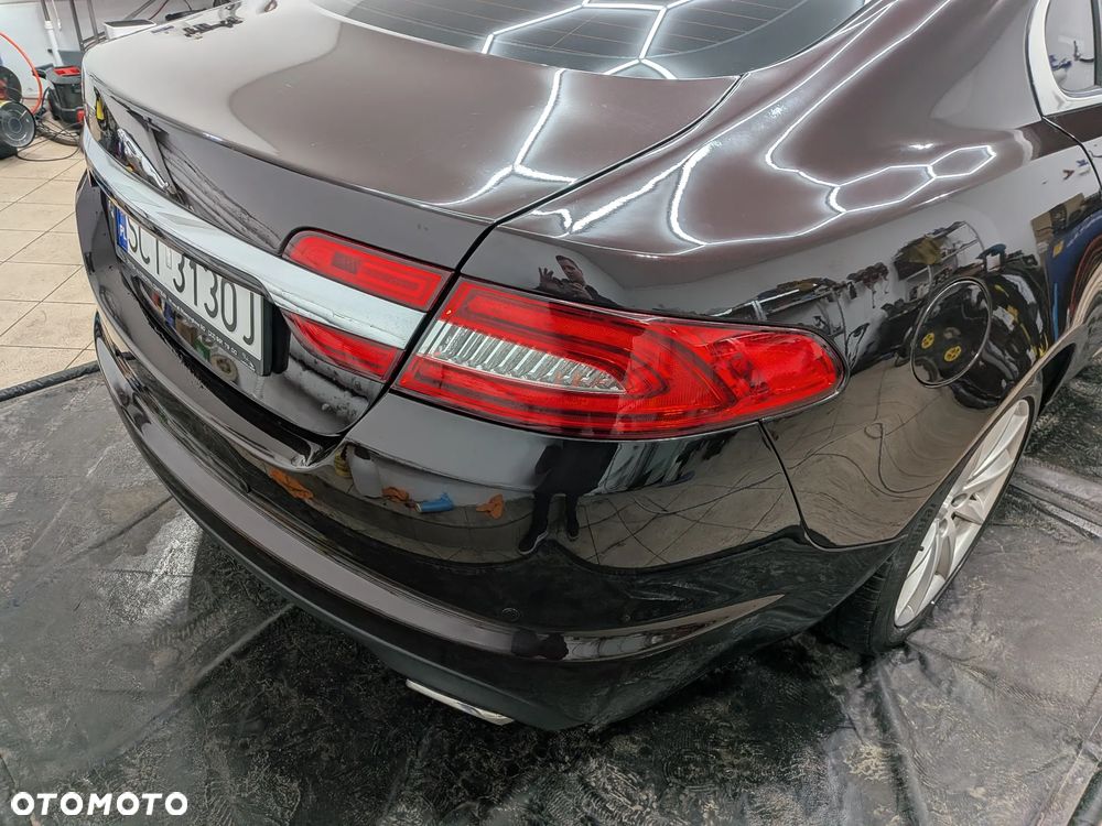 Jaguar XF 2.2 D Portfolio - 11