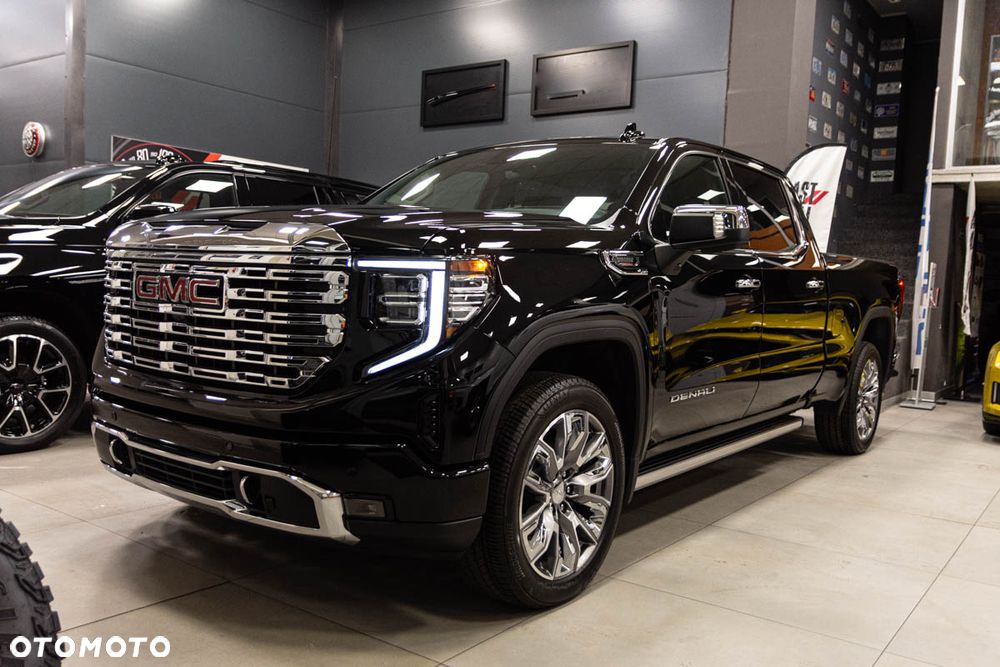 GMC Sierra - 2