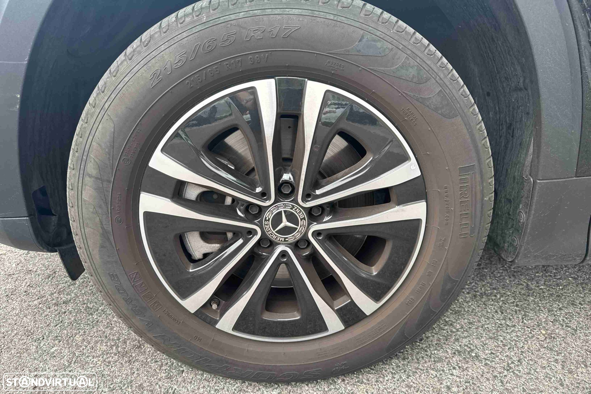 Mercedes-Benz GLB 180 d - 6