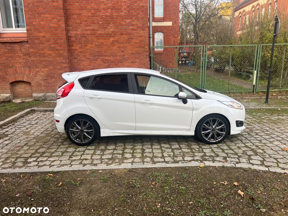 Ford Fiesta - 10
