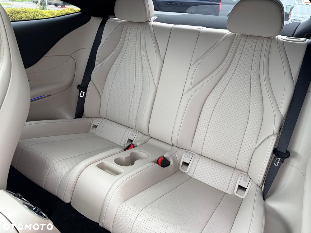Mercedes-Benz CLE 300 4Matic 9G-TRONIC Edition AMG Line - 13