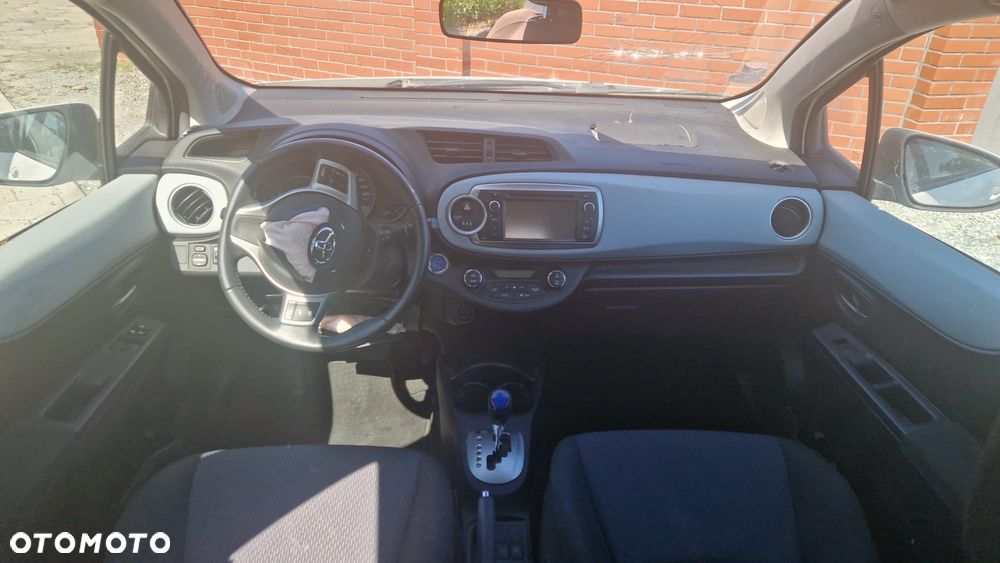 Toyota Yaris 1.5 VVT-i Comfort - 6