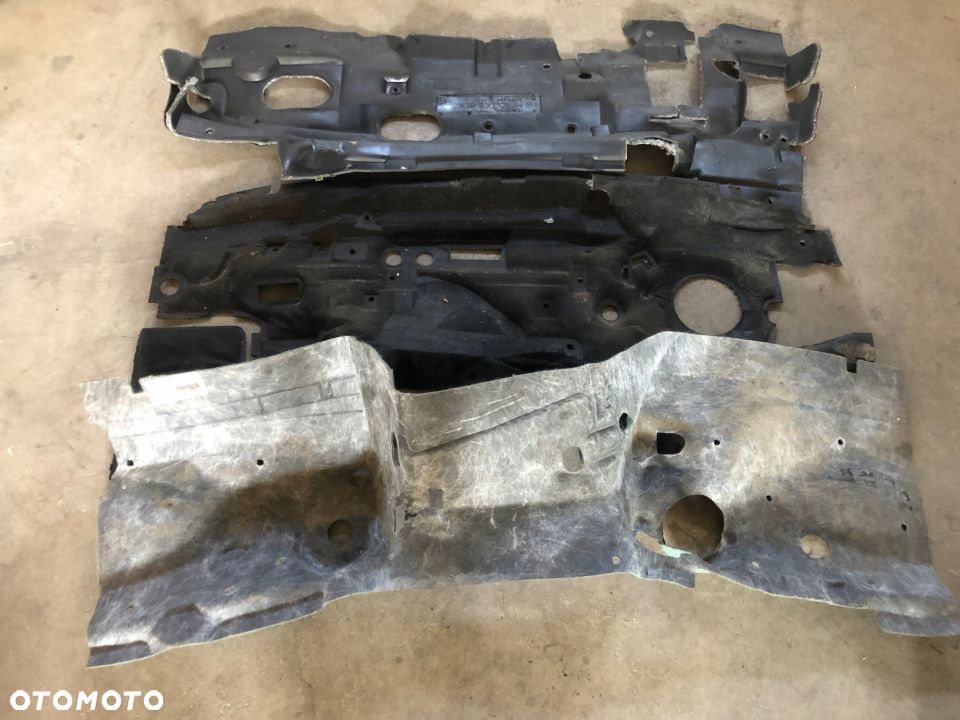 WYGLUSZENIE SCIANY GRODZIOWEJ MERCEDES W163 ML - 1