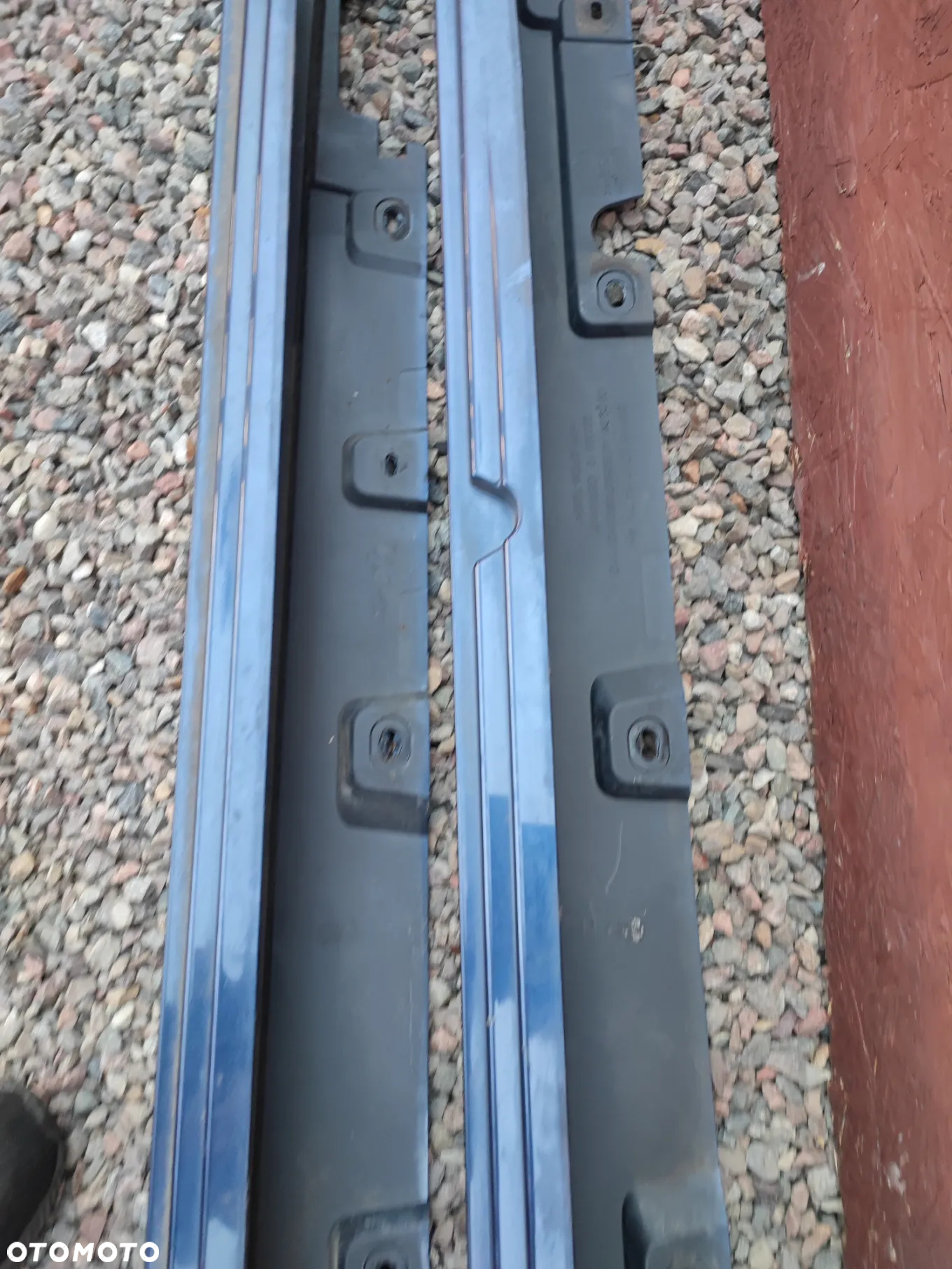 BMW F11 / F10 / F11N / F10N ORYGINALNE NAKŁADKI NA PROGI LEWA / PRAWA W KOLORZE  TIEFSEEBLAU METALLIC O KODZIE LAKIERU A76 O NR.  51 77 7 262 663 / 51 77 7 262 664 OEM W DOBRYM STANIE - 17