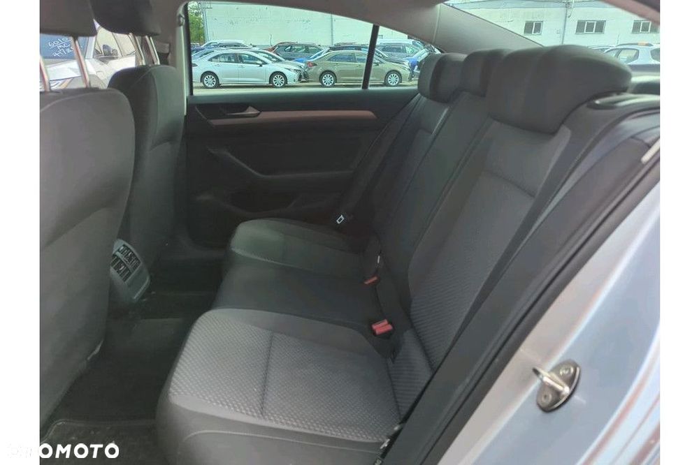 Volkswagen Passat 2.0 TDI EVO Essence - 7
