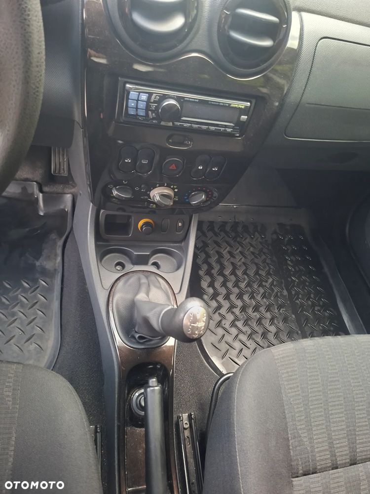 Dacia Duster 1.6 Laureate - 16