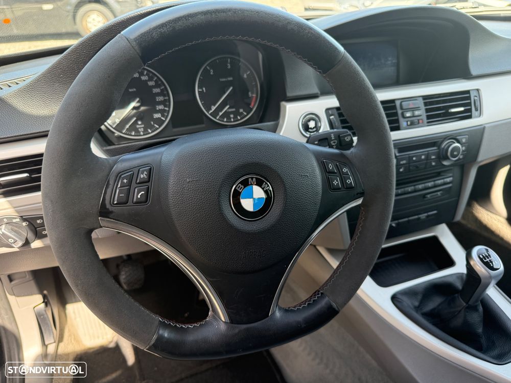 BMW 320 d DPF Blue Performance Edition Lifestyle - 16