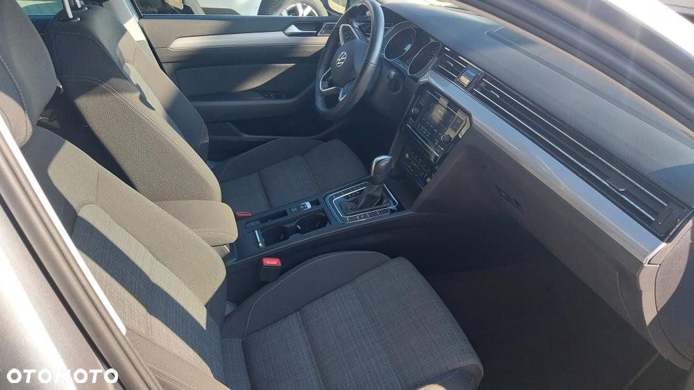 Volkswagen Passat - 8