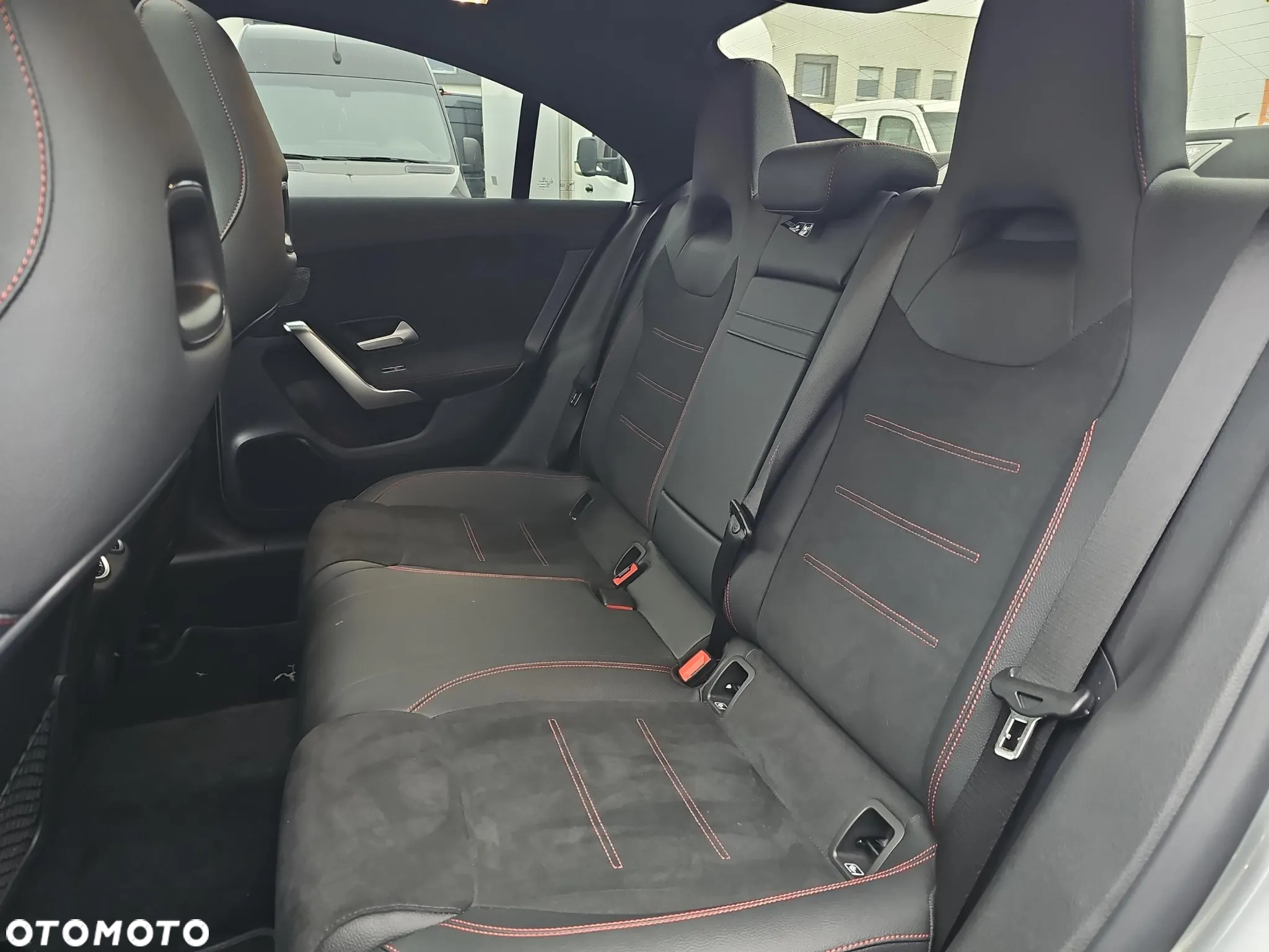 Mercedes-Benz CLA 200 7G-DCT AMG Line - 11