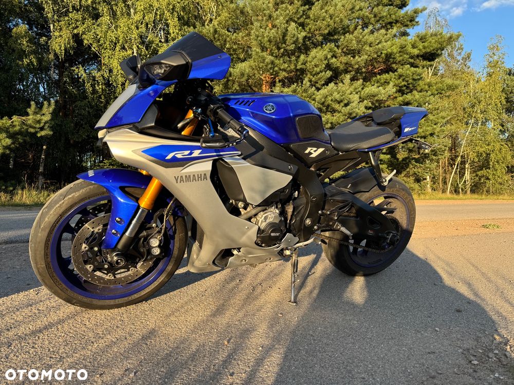 Yamaha R1 - 3