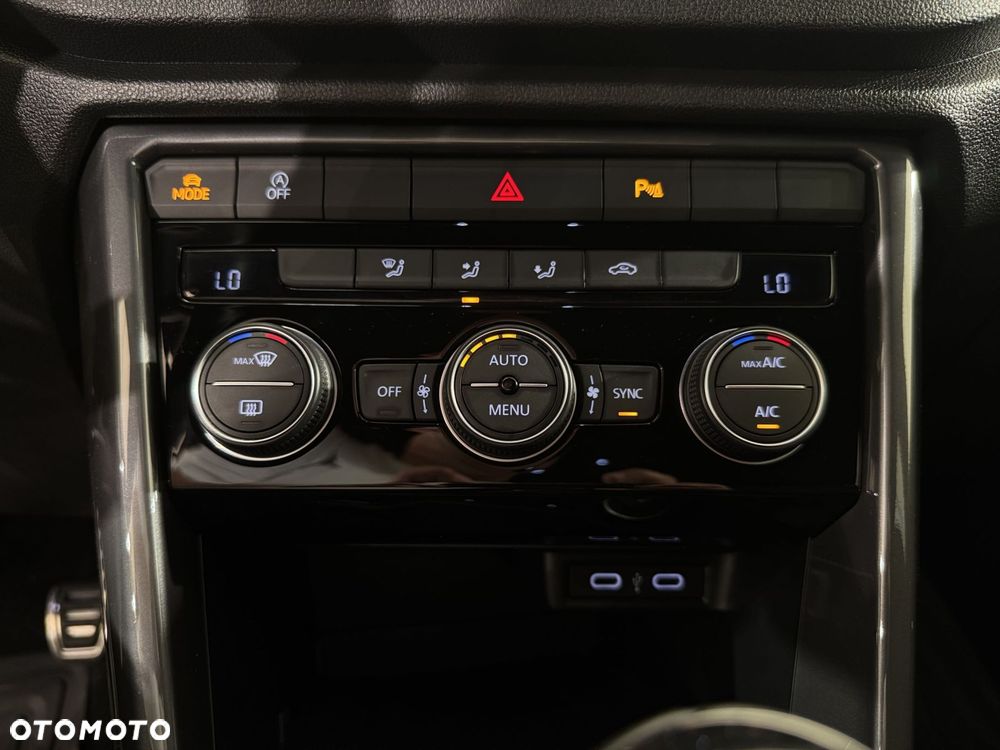Volkswagen T-Roc - 24
