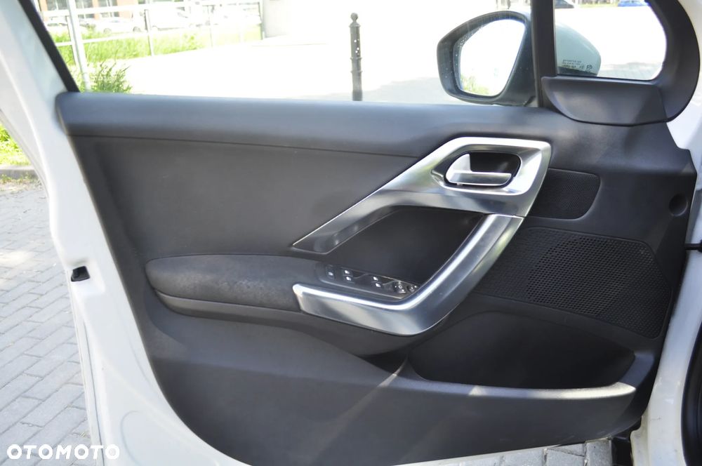 Peugeot 2008 - 13