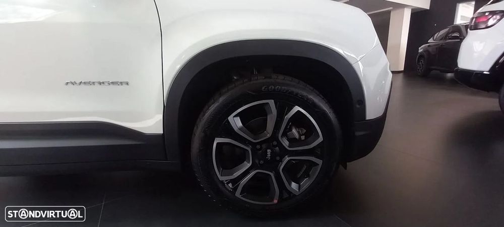 Jeep Avenger 1.2 e-Hybrid Altitude DCT - 12