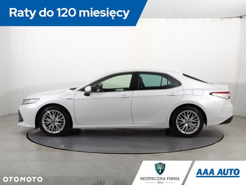Toyota Camry - 4