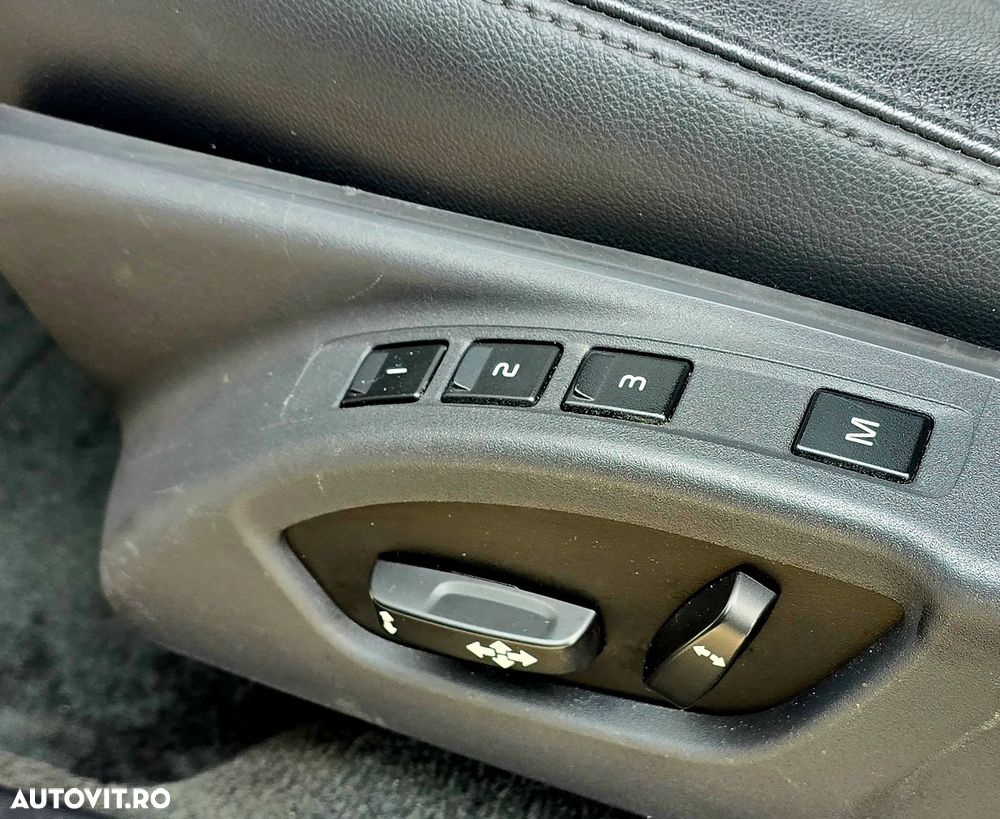 Volvo XC 60 D5 AWD Geartronic Summum - 18