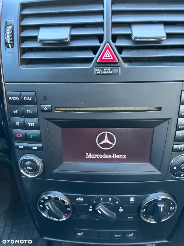 Mercedes-Benz Klasa A 160 BlueEFFICIENCY Elegance Special Edition - 16