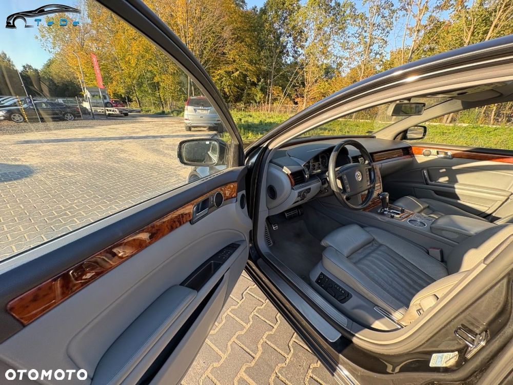Volkswagen Phaeton - 22
