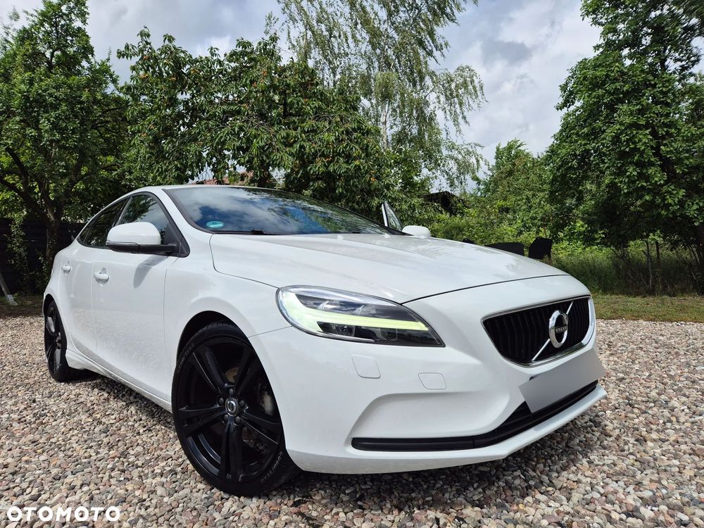 Volvo V40 D2 Drive-E R-Design Momentum - 3