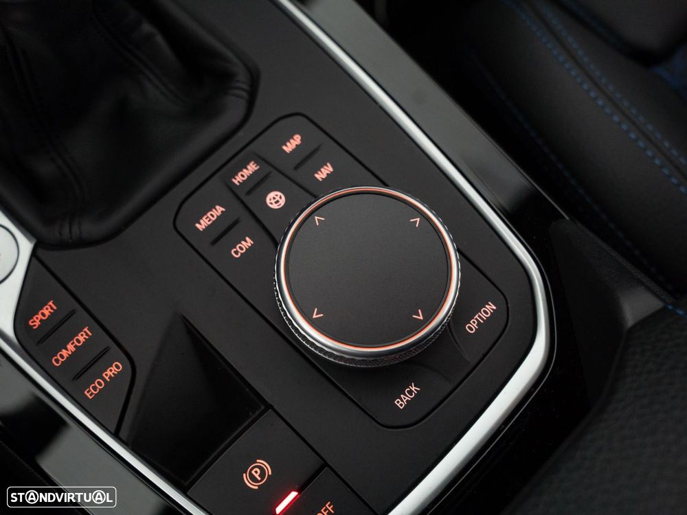 BMW 116 d Pack Desportivo M - 26