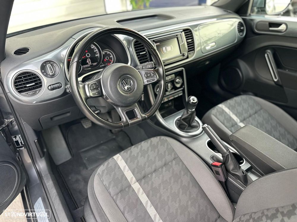 VW New Beetle - 24