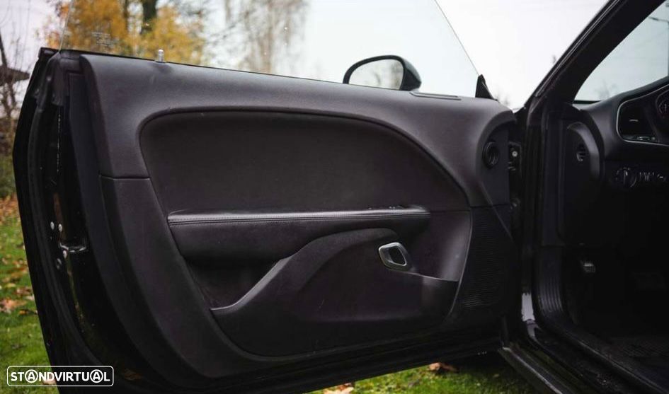 Dodge Challenger Auto SXT Plus - 25