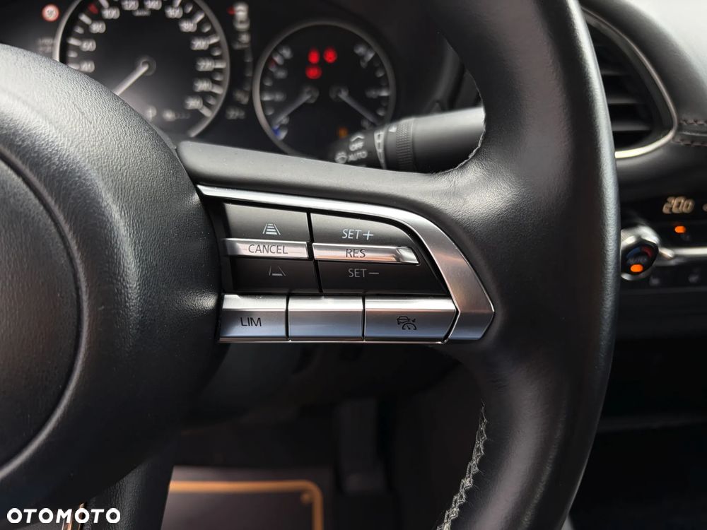 Mazda 3 SKYACTIV-G 2.0 M-Hybrid DRIVE - 25