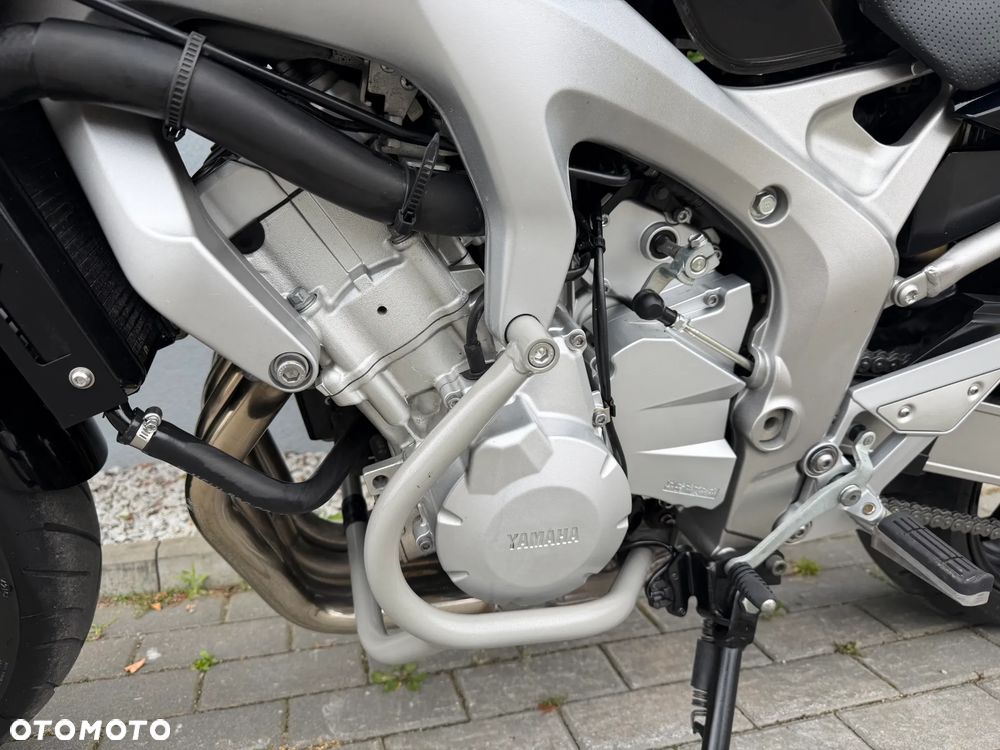 Yamaha FZ - 30