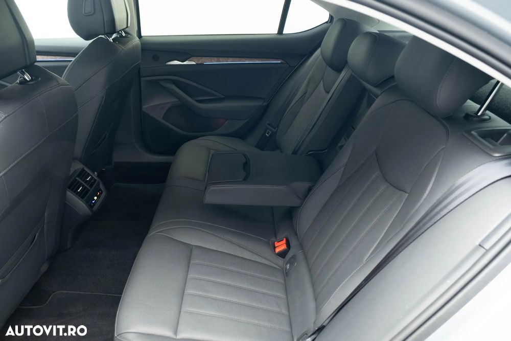 Skoda Superb 2.0 TDI DSG 4X4 L&K - 35