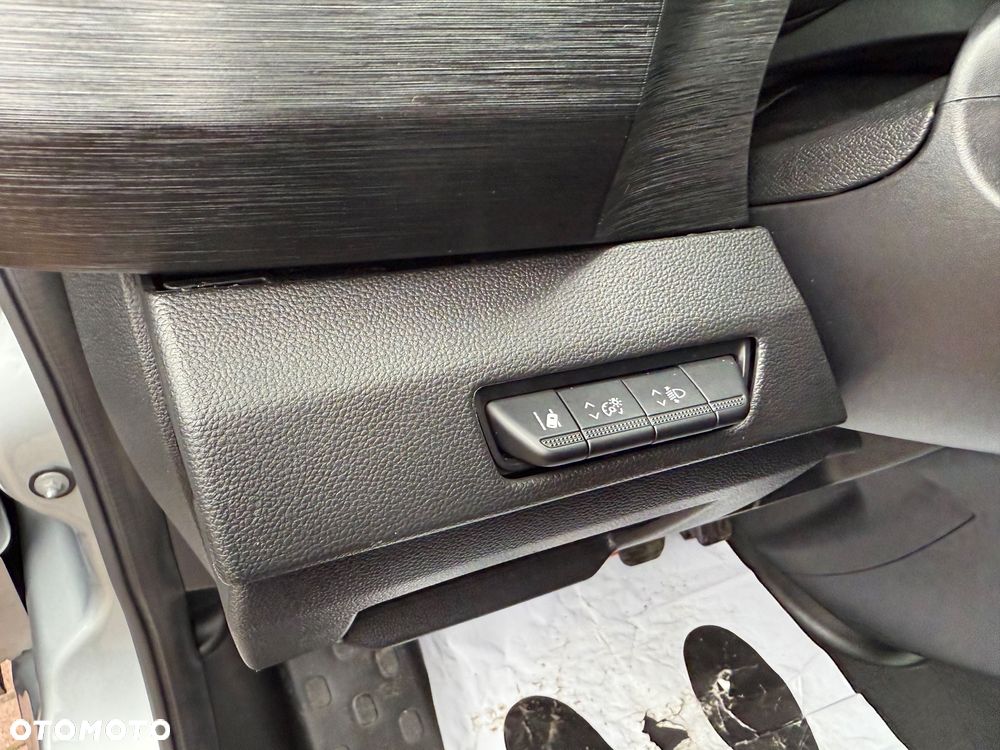 Renault Trafic Grand 2.0 dCi EDC - 19