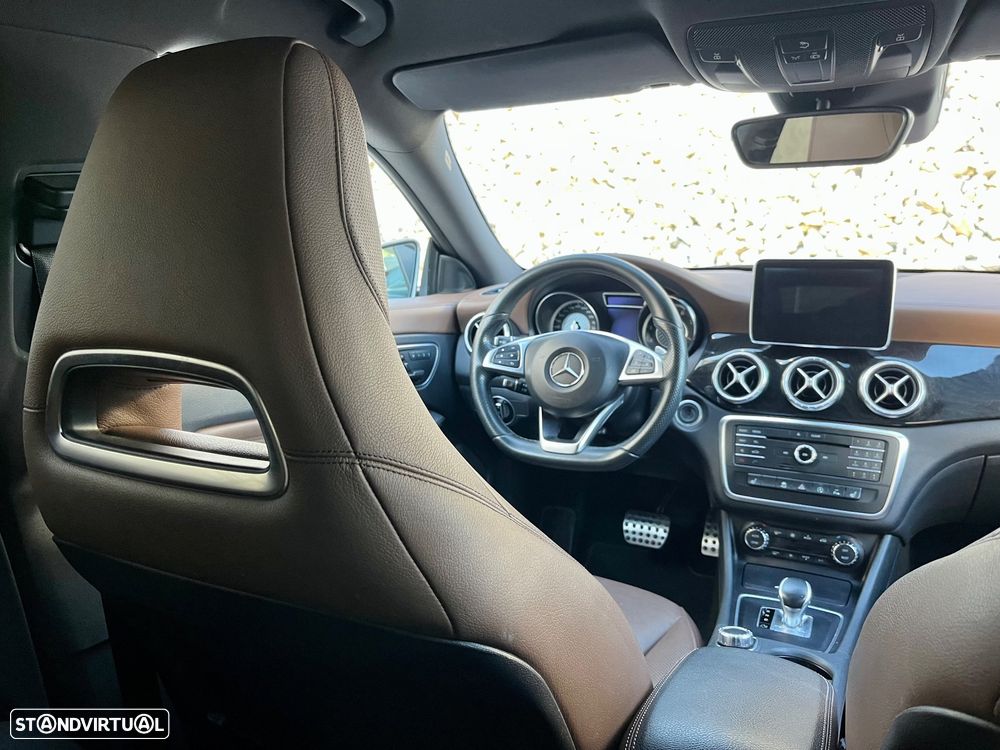 Mercedes-Benz CLA 45 AMG 4Matic 7G-DCT Orange Art Edition - 30