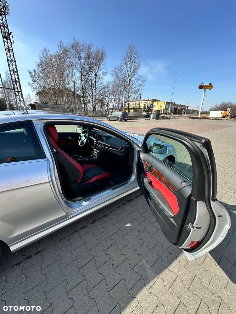 Mercedes-Benz Klasa C 63 AMG - 9