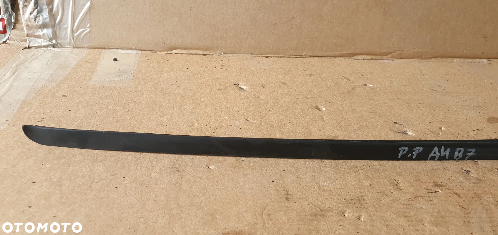 Listwa szyby czołowej prawy przód Audi A4 B7 8E0854328E - 2