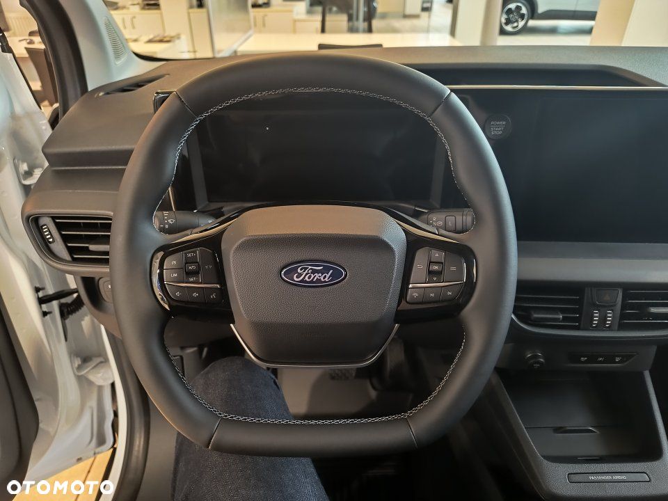 Ford Transit Courier - 8